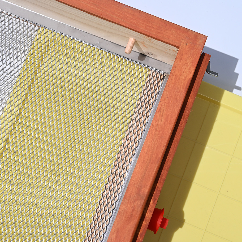 Celozasíťované varroa dno - Langstroth - komplet, nabarvené