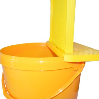 Držák rámků na kbelík